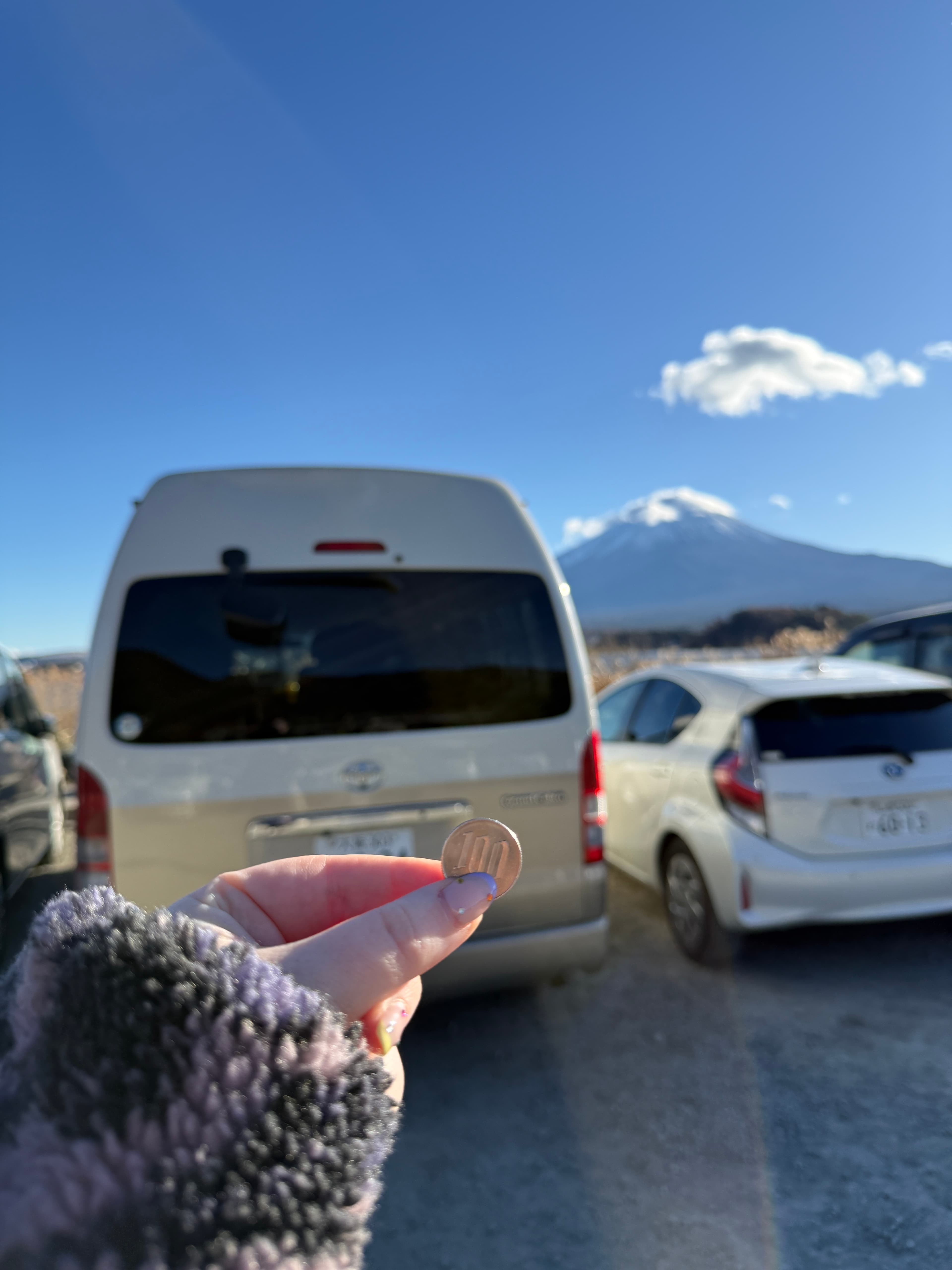 Discover 8 budget travel hacks, including Imoova’s $1/day campervans, free stays, and smart flight tips. Travel longer and cheaper without missing out.